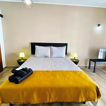 Bed & Breakfast On Old Town Lagos